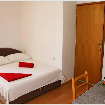 Juras - With Loggia Ana Apartman